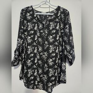 Maurices‎ Floral Black and White Women's 3/4 Sleeve Top- Size XL